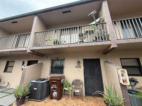2669 W 52nd St, Hialeah, FL 33016