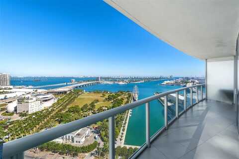 888 Biscayne Blvd, Miami, FL 33132
