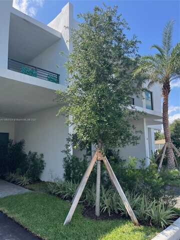 2526 Pierce Street, Hollywood, FL 33020