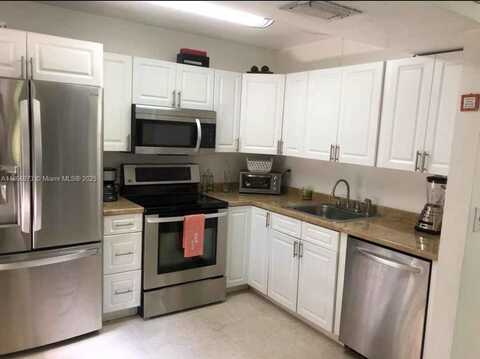 11525 NW 10th St, Pembroke Pines, FL 33026