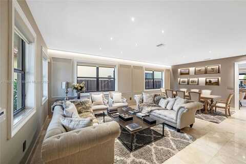9835 NW 86th Ter, Doral, FL 33178