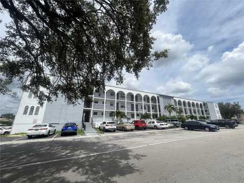 575 NE 143rd St, North Miami, FL 33161