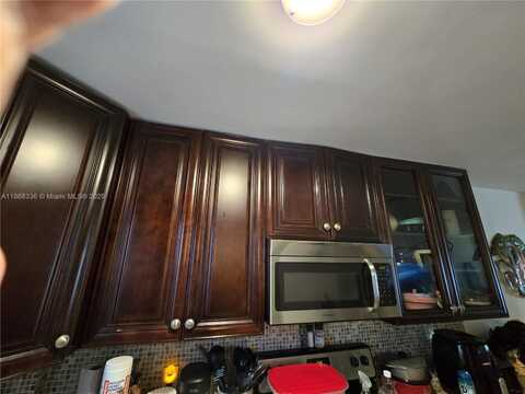 115 Royal Park Dr, Oakland Park, FL 33309