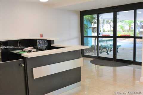 919 Hillcrest Dr, Hollywood, FL 33021
