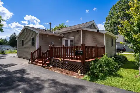 219 E Page St, Elkhorn, WI 53121