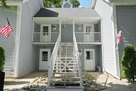 300 Foxwood Dr, Waterford, WI 53185
