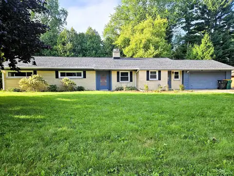 323 Grand Ave, Thiensville, WI 53092