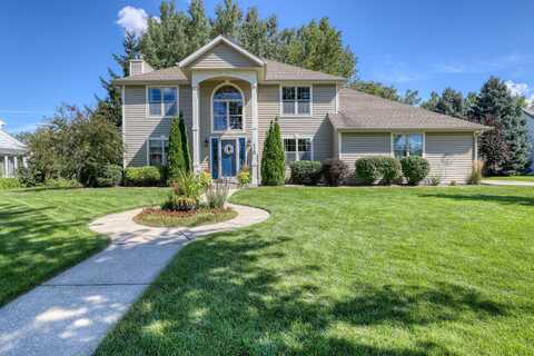 429 Westfield Way, Pewaukee, WI 53072