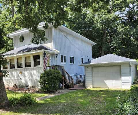 709 Manor Dr, Twin Lakes, WI 53181