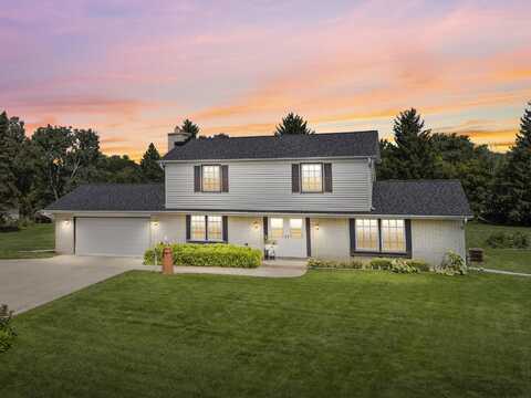 S41w27308 Timber Trl, Waukesha, WI 53189