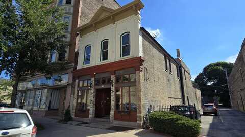 906 S 5th St, Milwaukee, WI 53204
