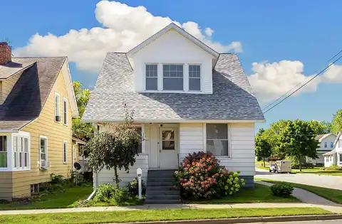 314 W Jackson St, Tomah, WI 54660