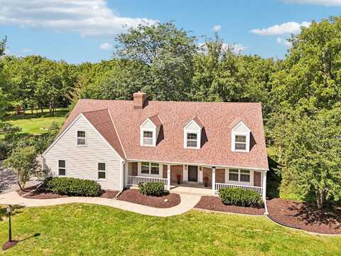 315 Bark River Ct, Delafield, WI 53018