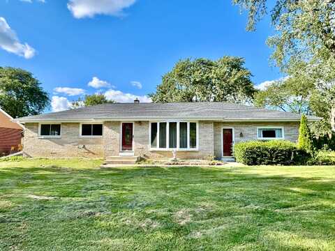 3306 W Edgerton Ave, Greenfield, WI 53221