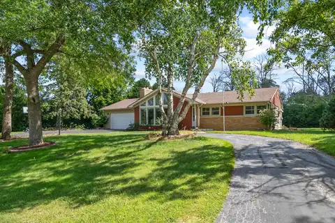 7740 N Santa Monica Blvd, Fox Point, WI 53217