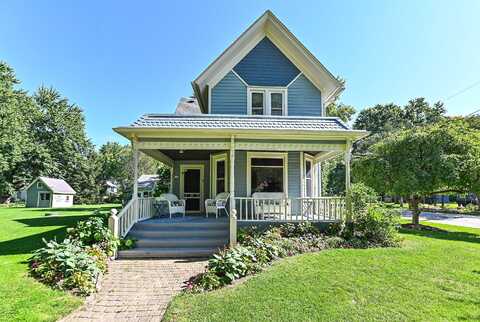 118 E Main St, Wales, WI 53183