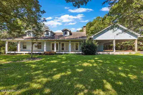 14231 Woodland Hills Drive, Biloxi, MS 39532
