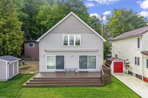 4775 Northway, Attica, MI 48412