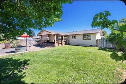 775 SE Juniper Street, Prineville, OR 97754