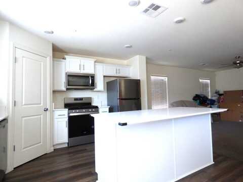 510 Perkins RD, MADERA, CA 93637