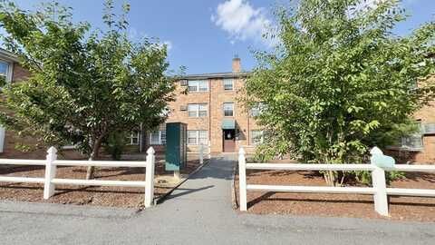 160 Tyngsboro Rd, Chelmsford, MA 01863