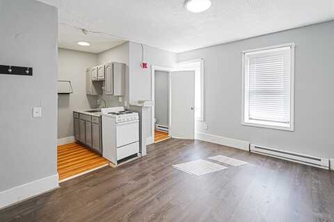 24 Charlton Street, Worcester, MA 01610