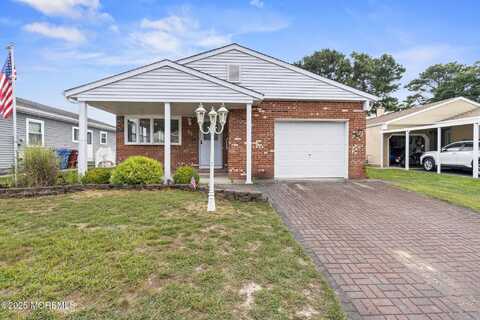 93 Paradise Boulevard, Toms River, NJ 08757