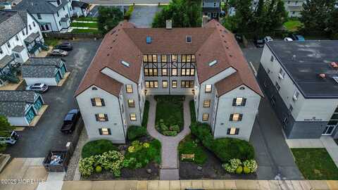 17 Leroy Place, Red Bank, NJ 07701
