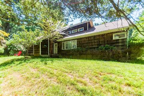 90 Hillside Road, Barryville, NY 12719