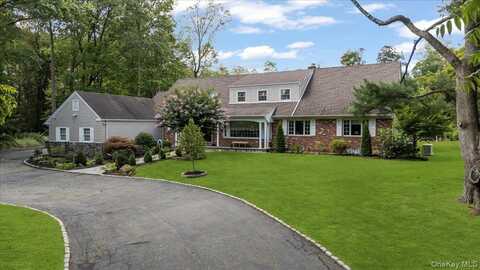 8 August Lane, Old Westbury, NY 11568