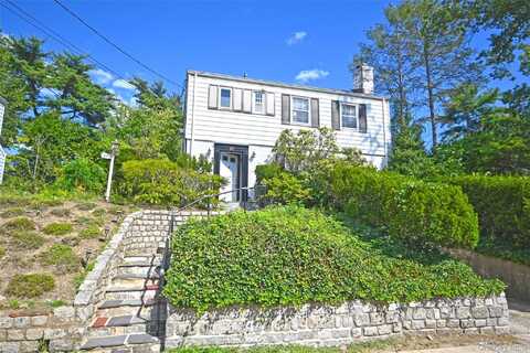 65 Hampshire Road, Great Neck, NY 11023