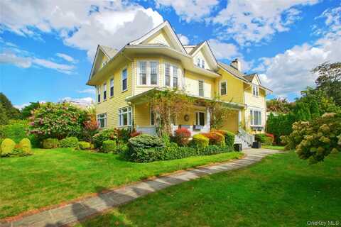 92 6th Street, Garden City, NY 11530