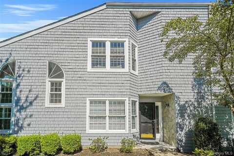 200 Lakebridge Drive N, Kings Park, NY 11754