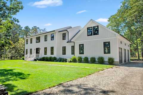 95 N Summit Boulevard, Westhampton, NY 11977