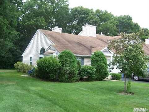 540 Race Place, Oakdale, NY 11769