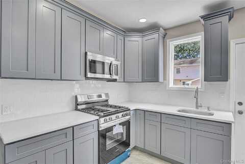 260 Cedar Court, Copiague, NY 11726
