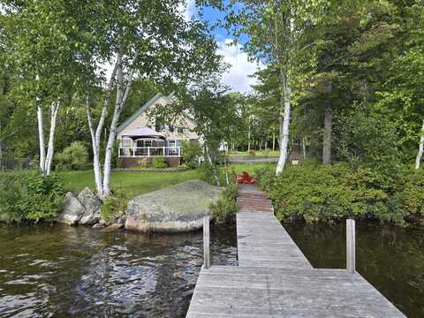 13 Cottage Lane, Lincoln, ME 04457