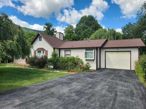 650 Sedgewren St., BLUEFIELD, VA 24605