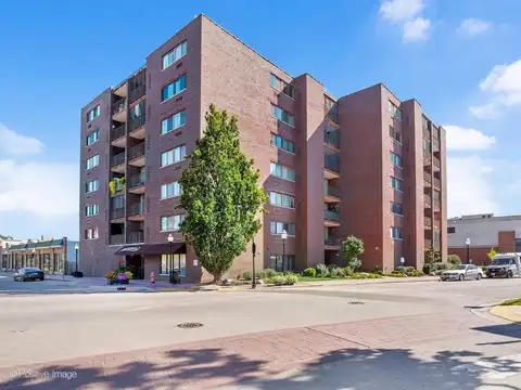 11 W GREEN Street, Bensenville, IL 60106