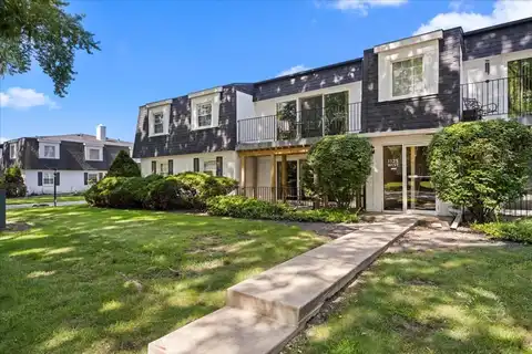 1125 Royal Saint George Drive, Naperville, IL 60563