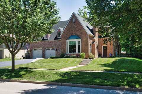 323 W Crystal Lake Avenue, Crystal Lake, IL 60014