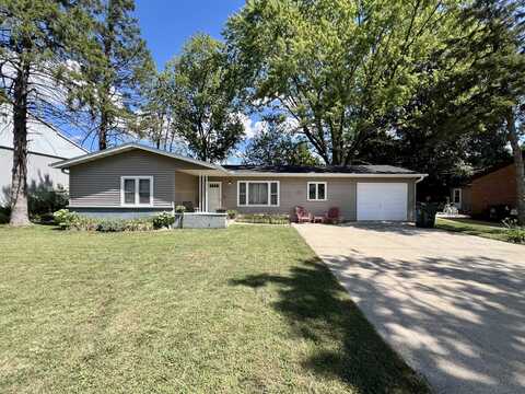 806 Walnut Street, Mahomet, IL 61853