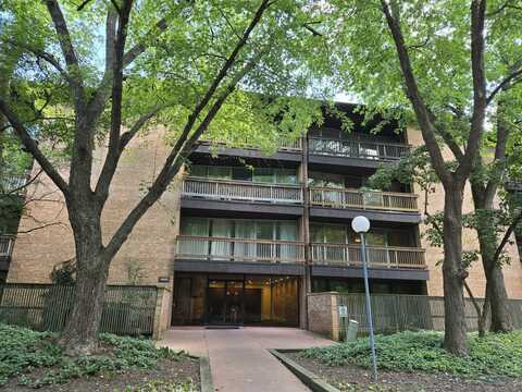 5600 Hillcrest Lane, Lisle, IL 60532