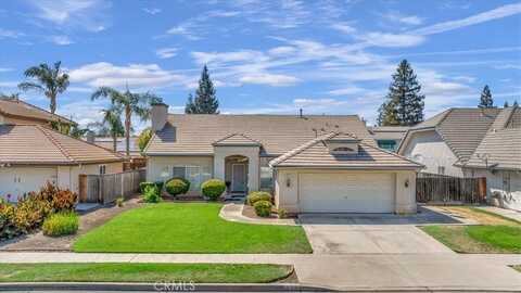 816 Pistachio Avenue, Clovis, CA 93611