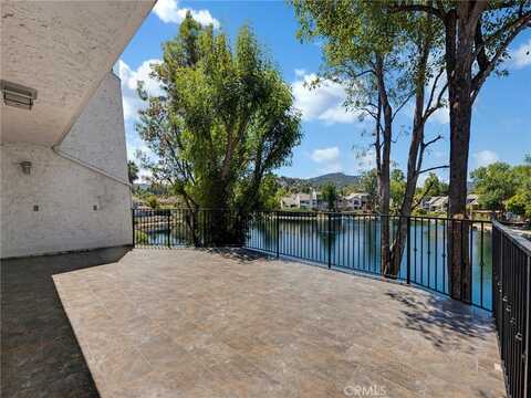 23324 Park Sorrento, Calabasas, CA 91302