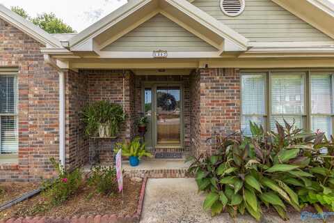 1307 Cedarwood Place SW, Decatur, AL 35603