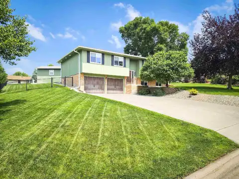 416 Ridgeway Dr., Norfolk, NE 68701