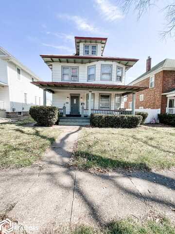 1104 S 5Th Street, Burlington, IA 52601
