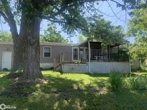 901 NE Locust Street, Leon, IA 50144