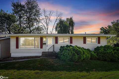 1108 Steves Court, Marshalltown, IA 50158
